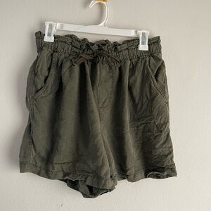 Sanctuary army green tie waist pocket shorts